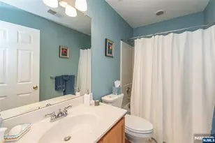 13 Mountainside Dr, Pompton Lakes, NJ 07442 - Photo 23
