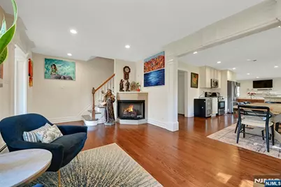 81 Riverview Avenue, Cliffside Park, NJ 07010 - Photo 5
