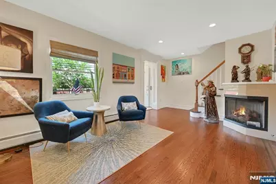 81 Riverview Avenue, Cliffside Park, NJ 07010 - Photo 3