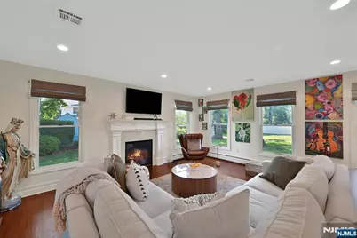 81 Riverview Avenue, Cliffside Park, NJ 07010 - Photo 9