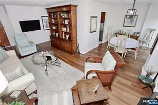 160 Overlook Ave 19D, Hackensack, NJ 07601 - Photo 3
