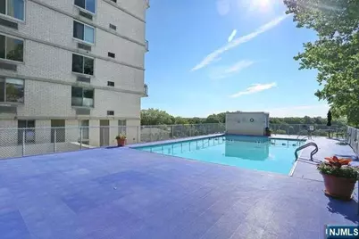 160 Overlook Avenue 19D #19D, Hackensack, NJ 07601 - Photo 37