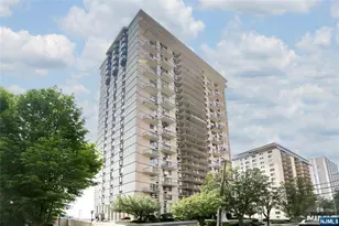 160 Overlook Ave 19D, Hackensack, NJ 07601 - Photo 11