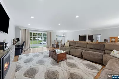 105 Winthrop Road, Hillsdale, NJ 07642 - Photo 7