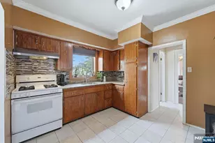 12 Columbus Ave, Little Ferry, NJ 07643 - Photo 9