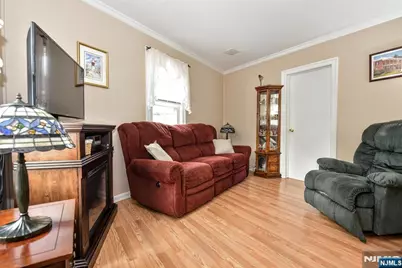 7 Lafayette Place, Waldwick, NJ 07463 - Photo 5