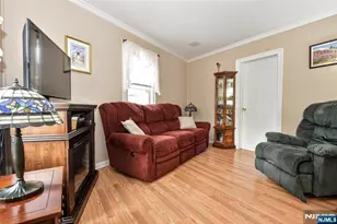 7 Lafayette Pl, Waldwick, NJ 07463 - Photo 5
