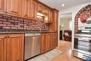 7 Lafayette Pl, Waldwick, NJ 07463 - Photo 7