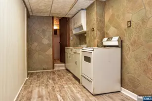 7 Lafayette Pl, Waldwick, NJ 07463 - Photo 25