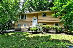 479 Goffle Rd, Wyckoff Township, NJ 07481 - Photo 3