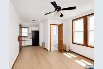 194 Pierre Avenue 1 #1, Garfield, NJ 07026 - Photo 3