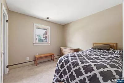 17 Van Court, Waldwick, NJ 07463 - Photo 9