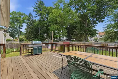 17 Van Court, Waldwick, NJ 07463 - Photo 15