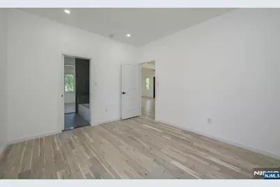 137 Myrtle Avenue, Allendale, NJ 07401 - Photo 19