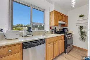 4 Horizon Road 631, Fort Lee, NJ 07024 - Photo 13