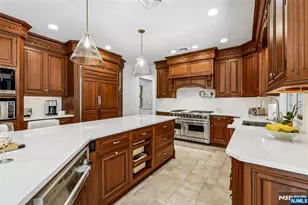 41 Sunflower Dr, Upper Saddle River, NJ 07458 - Photo 23