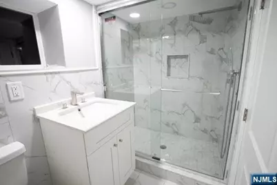 313 Livingston Avenue, Lyndhurst Township, NJ 07071 - Photo 17
