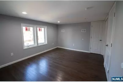 313 Livingston Avenue, Lyndhurst Township, NJ 07071 - Photo 15