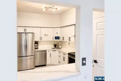504 Windsor Drive 504 #504, Palisades Park, NJ 07650 - Photo 9