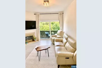 504 Windsor Drive 504 #504, Palisades Park, NJ 07650 - Photo 5