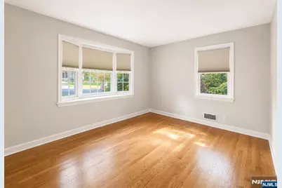 60 Oak Avenue, Tenafly, NJ 07670 - Photo 5