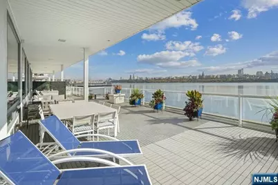 3 Somerset Lane 310 #310, Edgewater, NJ 07020 - Photo 3