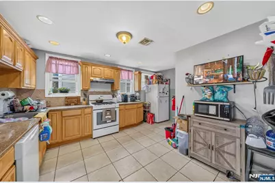 114-116 Peck Avenue, Newark, NJ 07107 - Photo 13