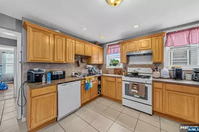 114-116 Peck Avenue, Newark, NJ 07107 - Photo 7