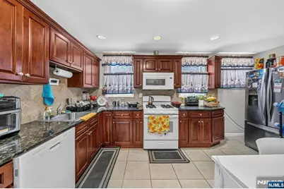 114-116 Peck Avenue, Newark, NJ 07107 - Photo 31