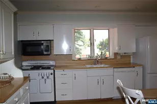 745 Sanford St, Teaneck Township, NJ 07666 - Photo 9