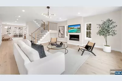 188 Broadway 8 #8, Woodcliff Lake, NJ 07677 - Photo 5