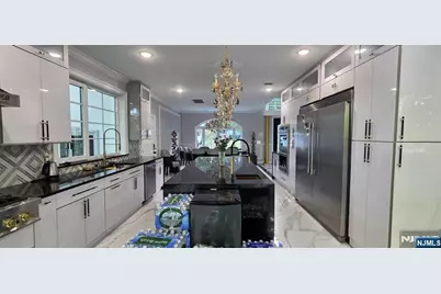 194 Macdonald Drive, Wayne, NJ 07470 - Photo 5