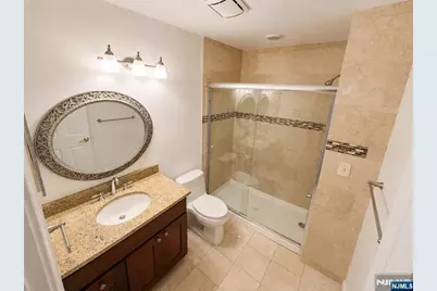 555 Ridge Lane, Fort Lee, NJ 07024 - Photo 27