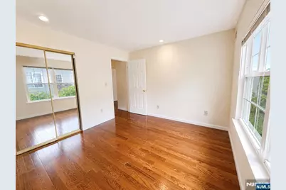 555 Ridge Lane, Fort Lee, NJ 07024 - Photo 31