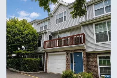 555 Ridge Lane, Fort Lee, NJ 07024 - Photo 3