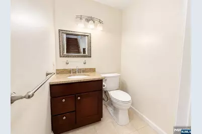 555 Ridge Lane, Fort Lee, NJ 07024 - Photo 17