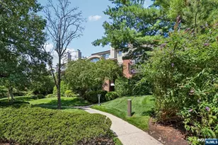 10 Wadsworth Ct 510, Teaneck Township, NJ 07666 - Photo 3