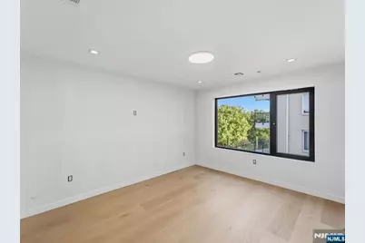 188 Prospect Street, Fort Lee, NJ 07024 - Photo 11