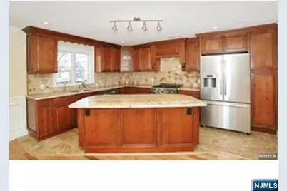 452 Grand Avenue B #B, Palisades Park, NJ 07650 - Photo 5