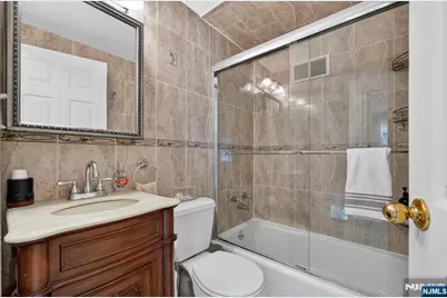 410 Chestnut Street, Paramus, NJ 07652 - Photo 37