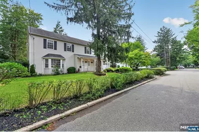 410 Chestnut Street, Paramus, NJ 07652 - Photo 3
