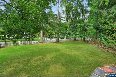 410 Chestnut Street, Paramus, NJ 07652 - Photo 5