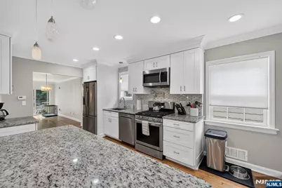 410 Chestnut Street, Paramus, NJ 07652 - Photo 27