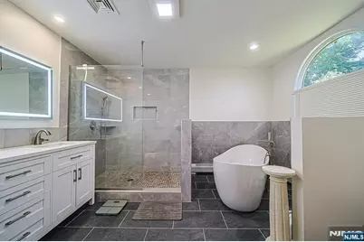 570 Grandview Terrace, Leonia, NJ 07605 - Photo 25