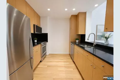1211 City Place 1211 #1211, Edgewater, NJ 07020 - Photo 5