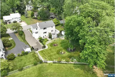 237 Woodfield Road, Washington Township, NJ 07676 - Photo 5