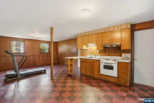 11 Ray Ave, Leonia, NJ 07605 - Photo 21