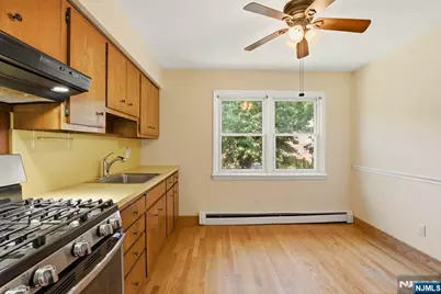 11 Ray Avenue, Leonia, NJ 07605 - Photo 9