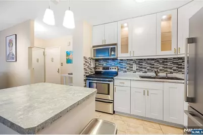 250 Gorge Road 29E #29E, Cliffside Park, NJ 07010 - Photo 3