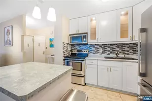 250 Gorge Road 29E, Cliffside Park, NJ 07010 - Photo 3